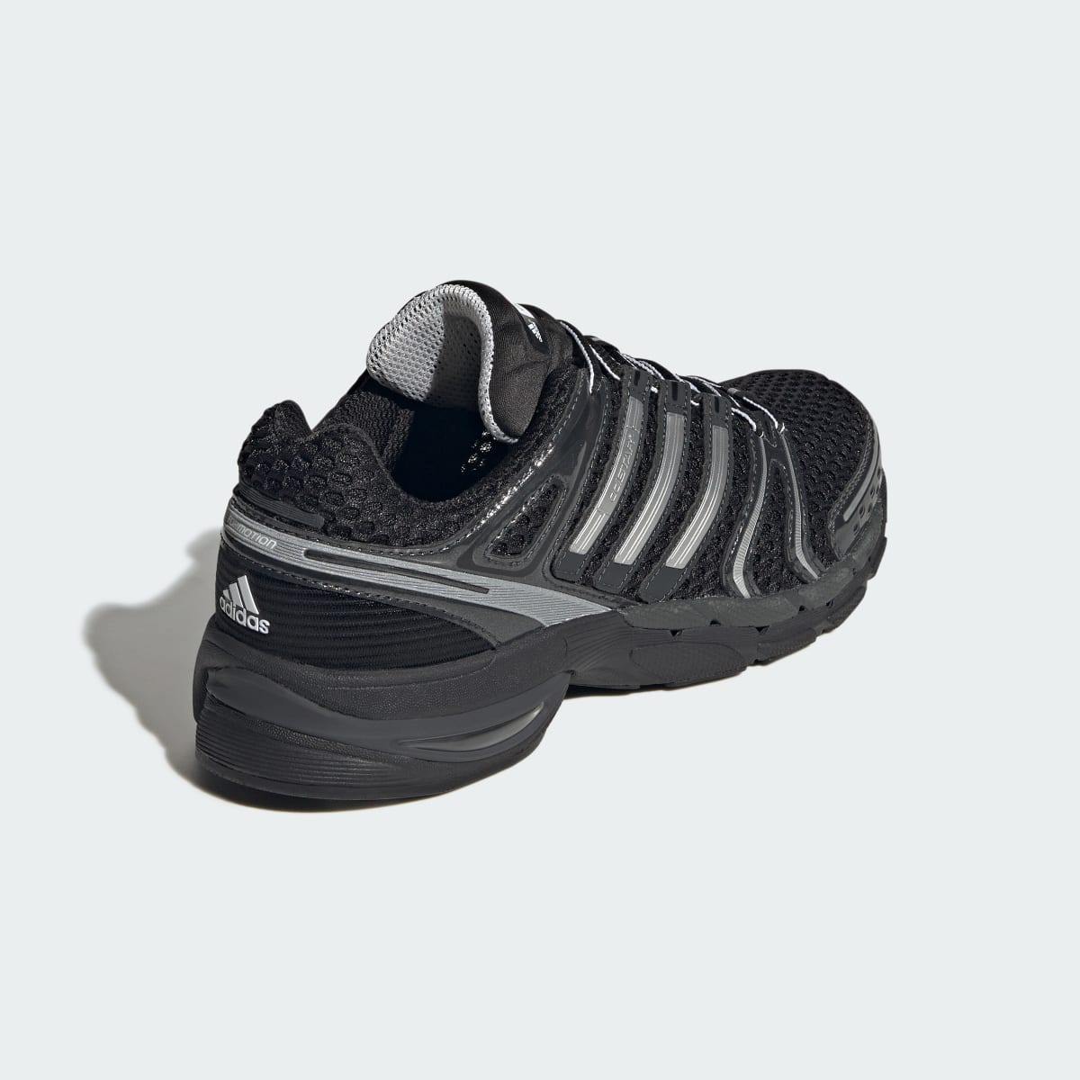 ADIDAS ADISTAR CONTROL 5 Core Black/Cloud White/Carbon